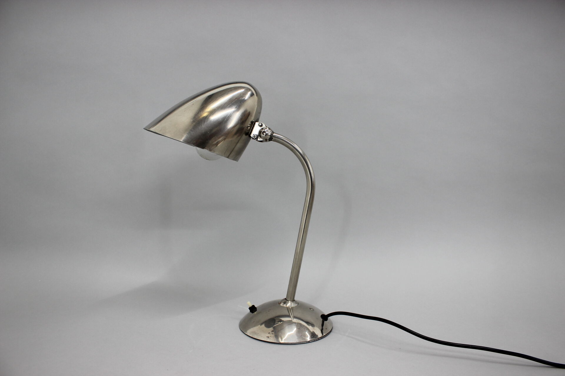 Lampe de table fonctionnaliste Tchécoslovaquie années 1930