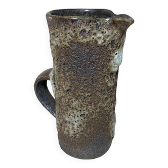 Fat lava pitcher