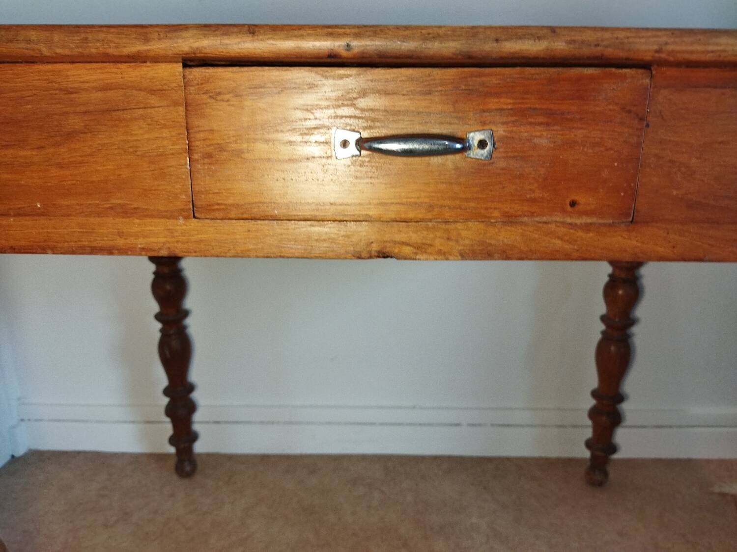 Desk with turned legs