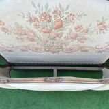 Basket bed and its two armchairs