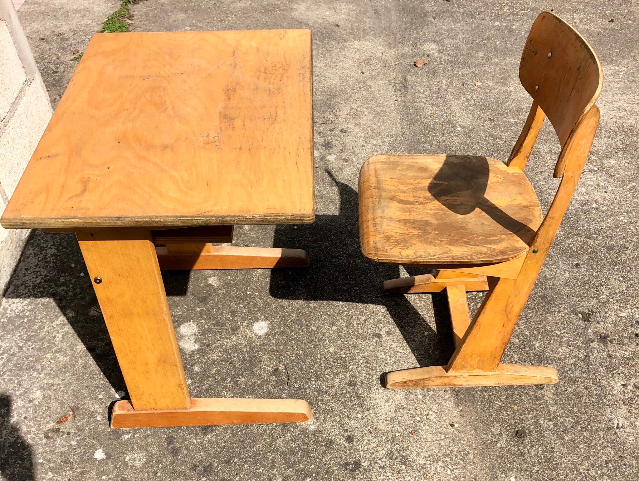 Bureau vintage enfant Casala avec chaise