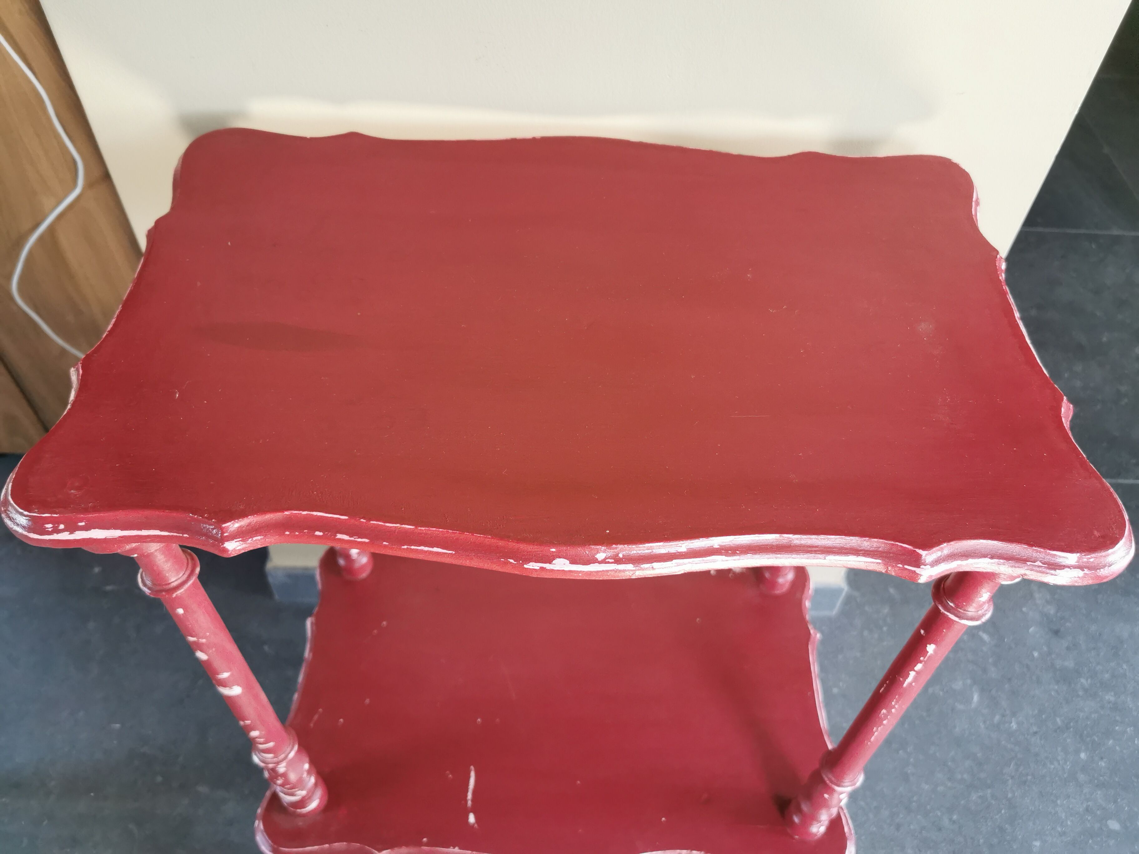 Guéridon old Basque red patina