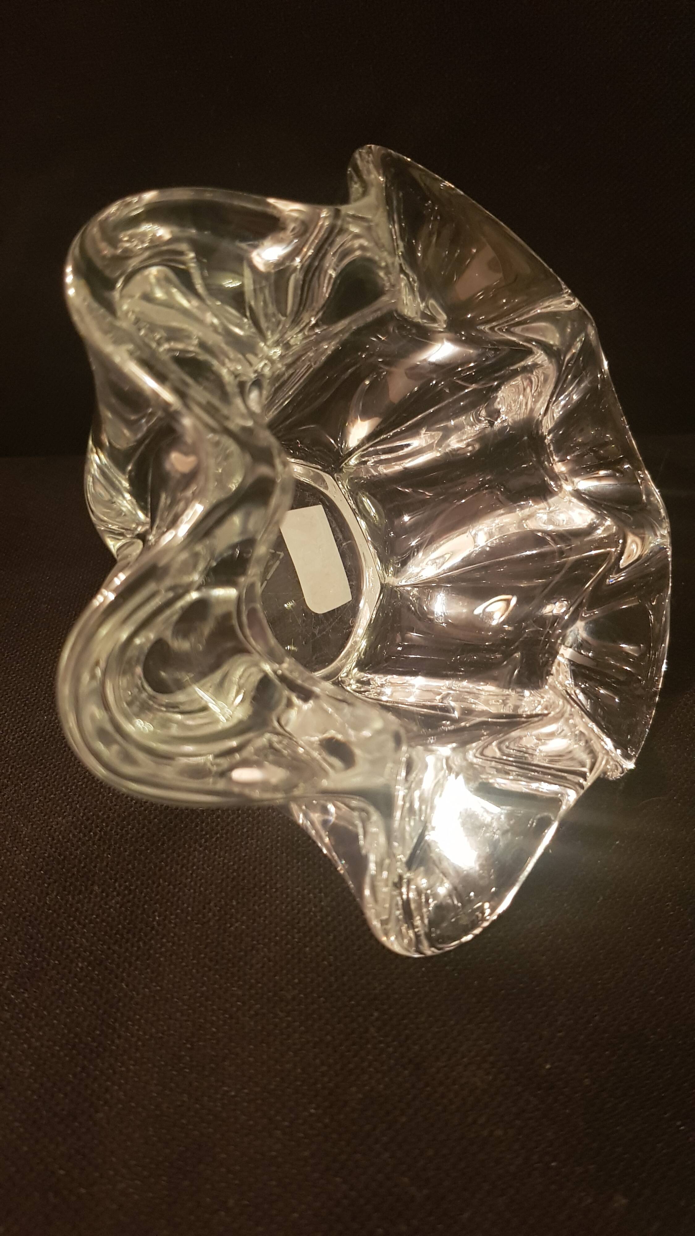 Corolla-shaped ashtray and pocket tray, Vannes Le Chatel crystal (A 240)