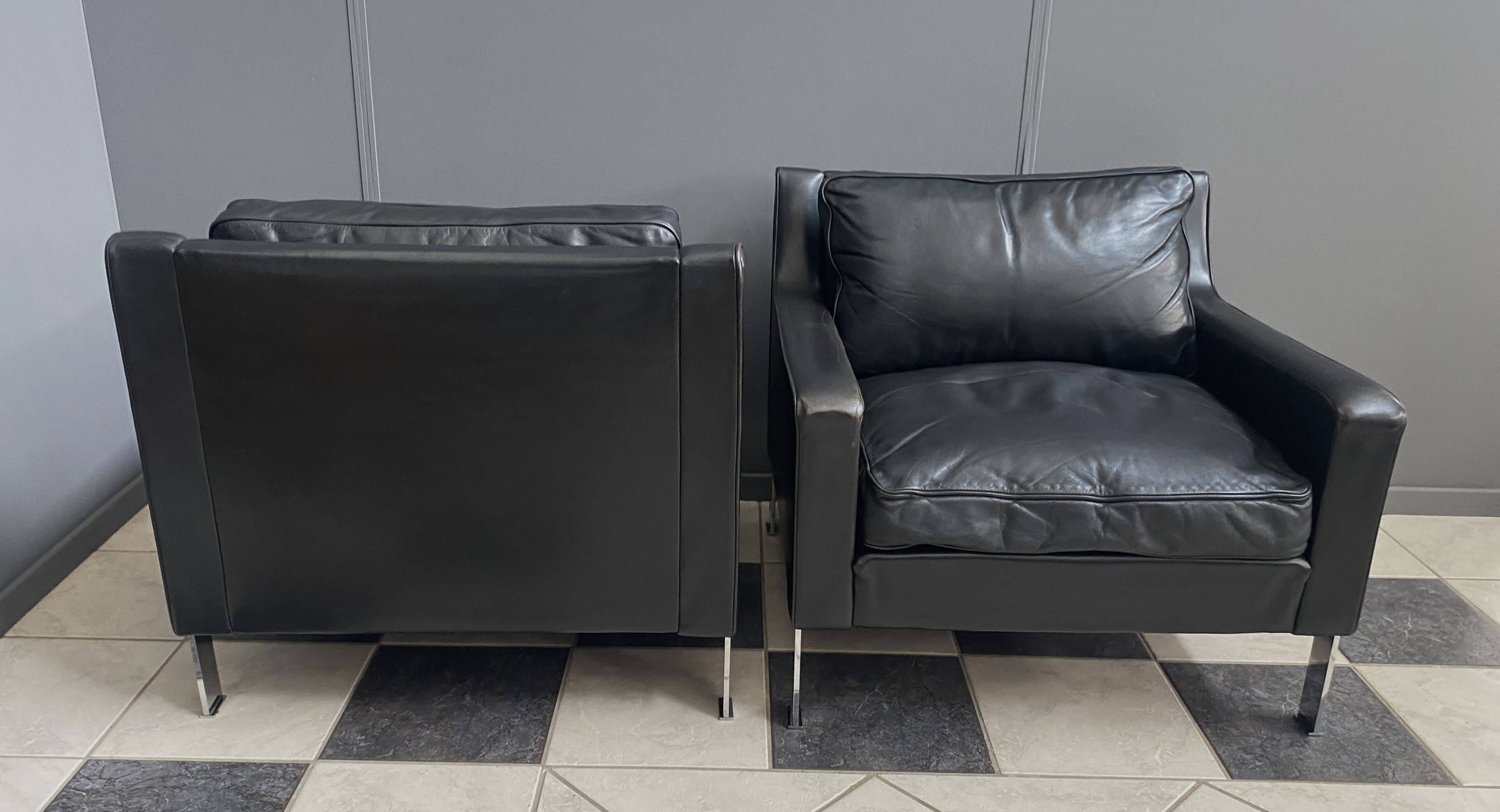 2 black leather Tecta chairs by Hans Konecke 1960s model D45