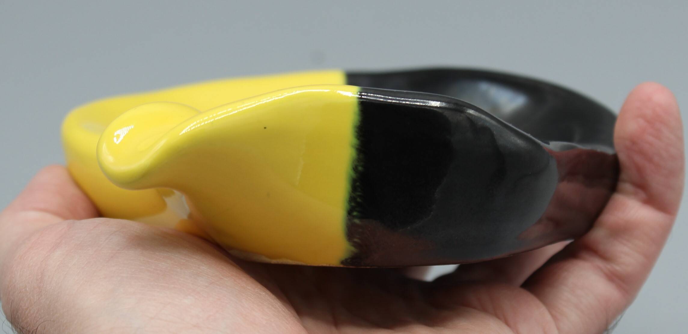Old ceramic pocket empty ashtray vintage design black yellow dlg vallauris elchinger