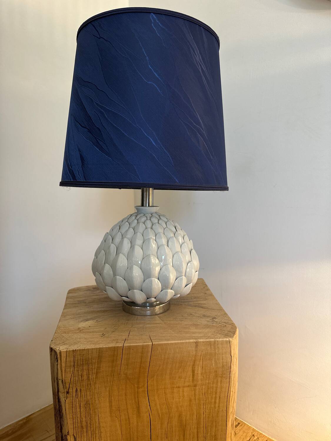 Vintage artichoke lamp