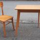 Table et chaise bistrot vintage