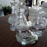 Oil and wine servant