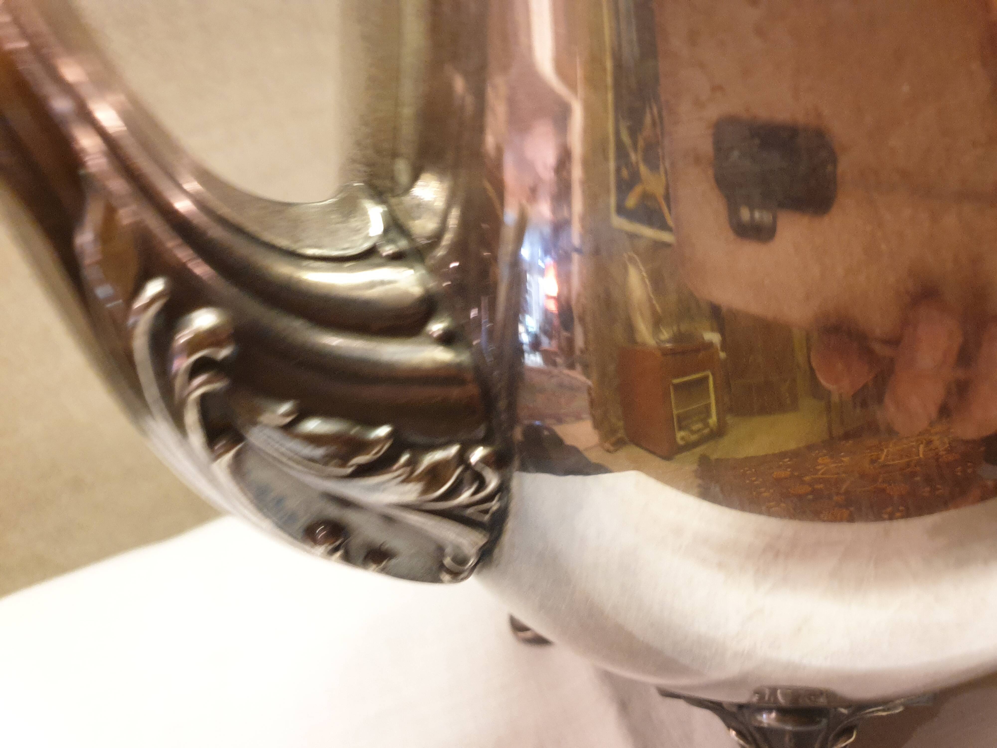 Silver metal pourer