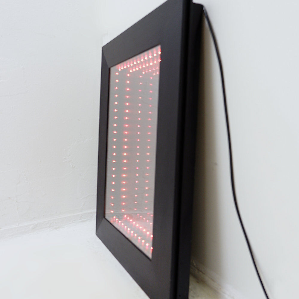 Infinite mirror with black metal frame - Italy