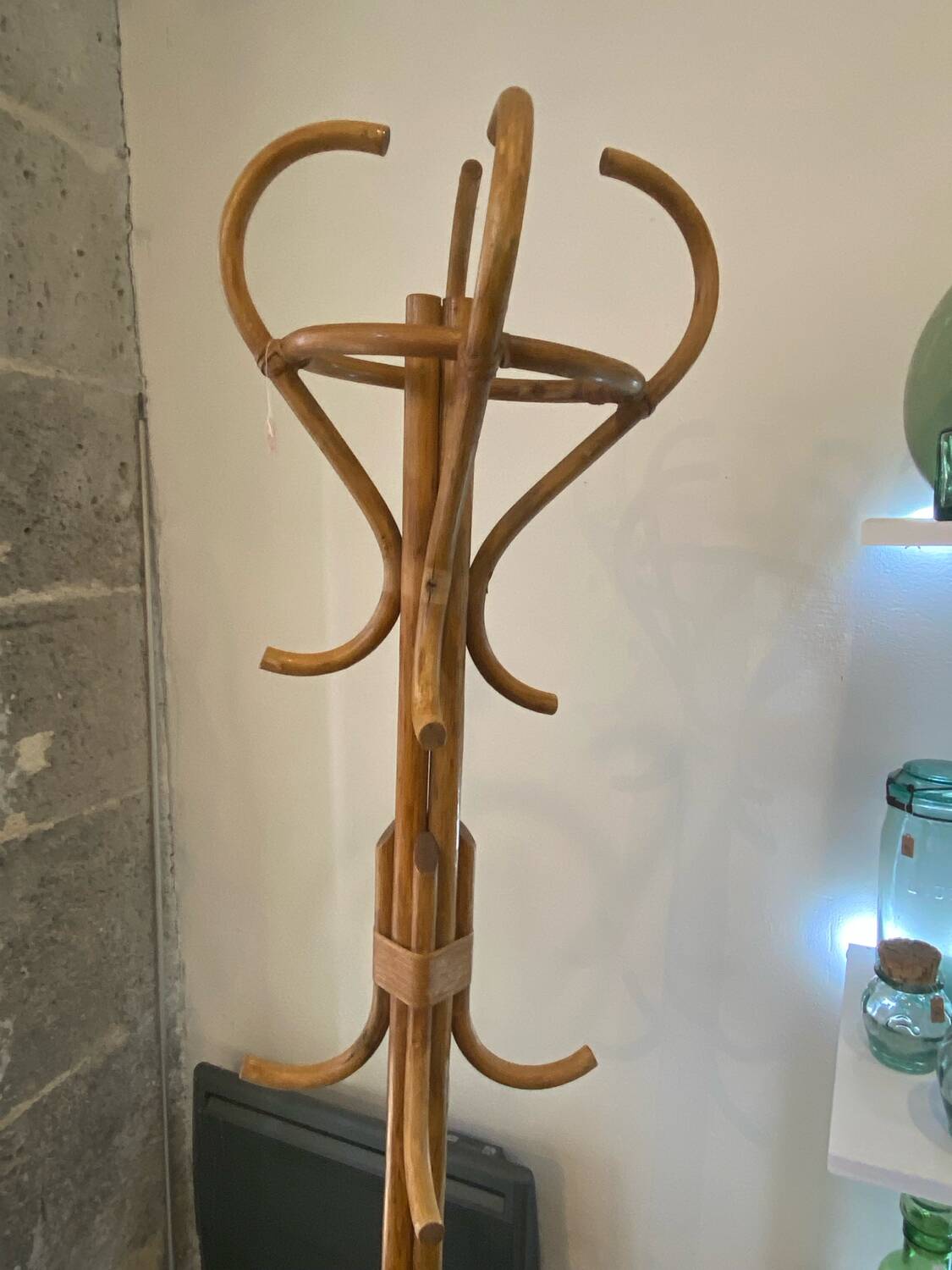 Rattan parrot coat rack