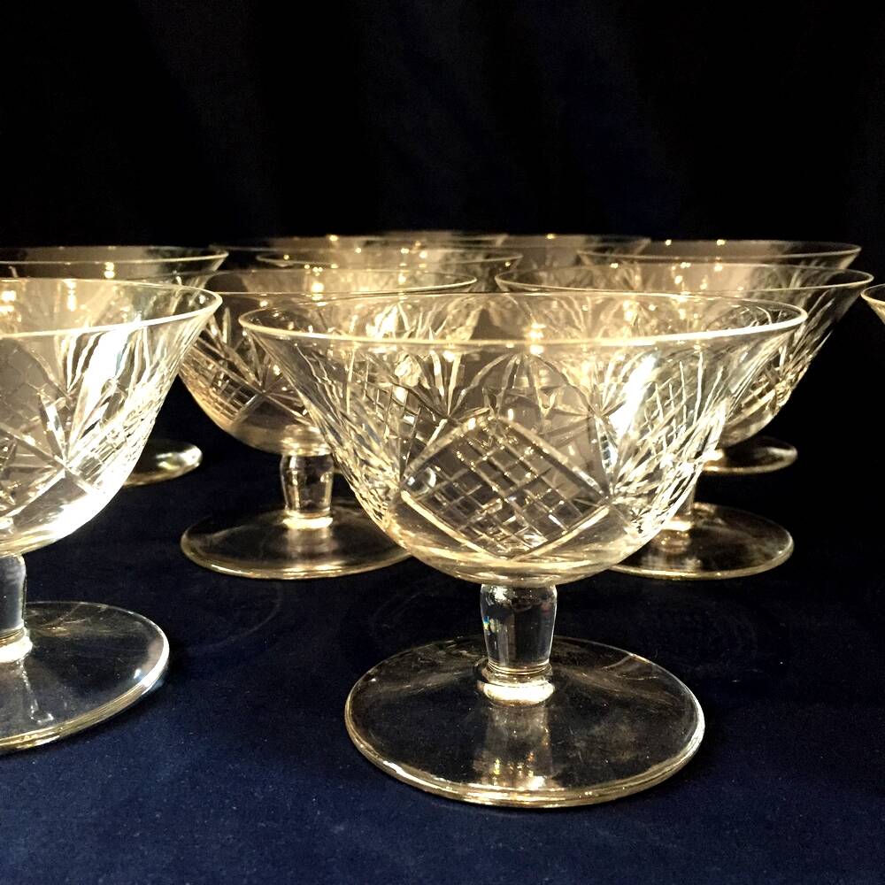 Set of 11 champagne cups in st-louis-cut crystal tabletop art