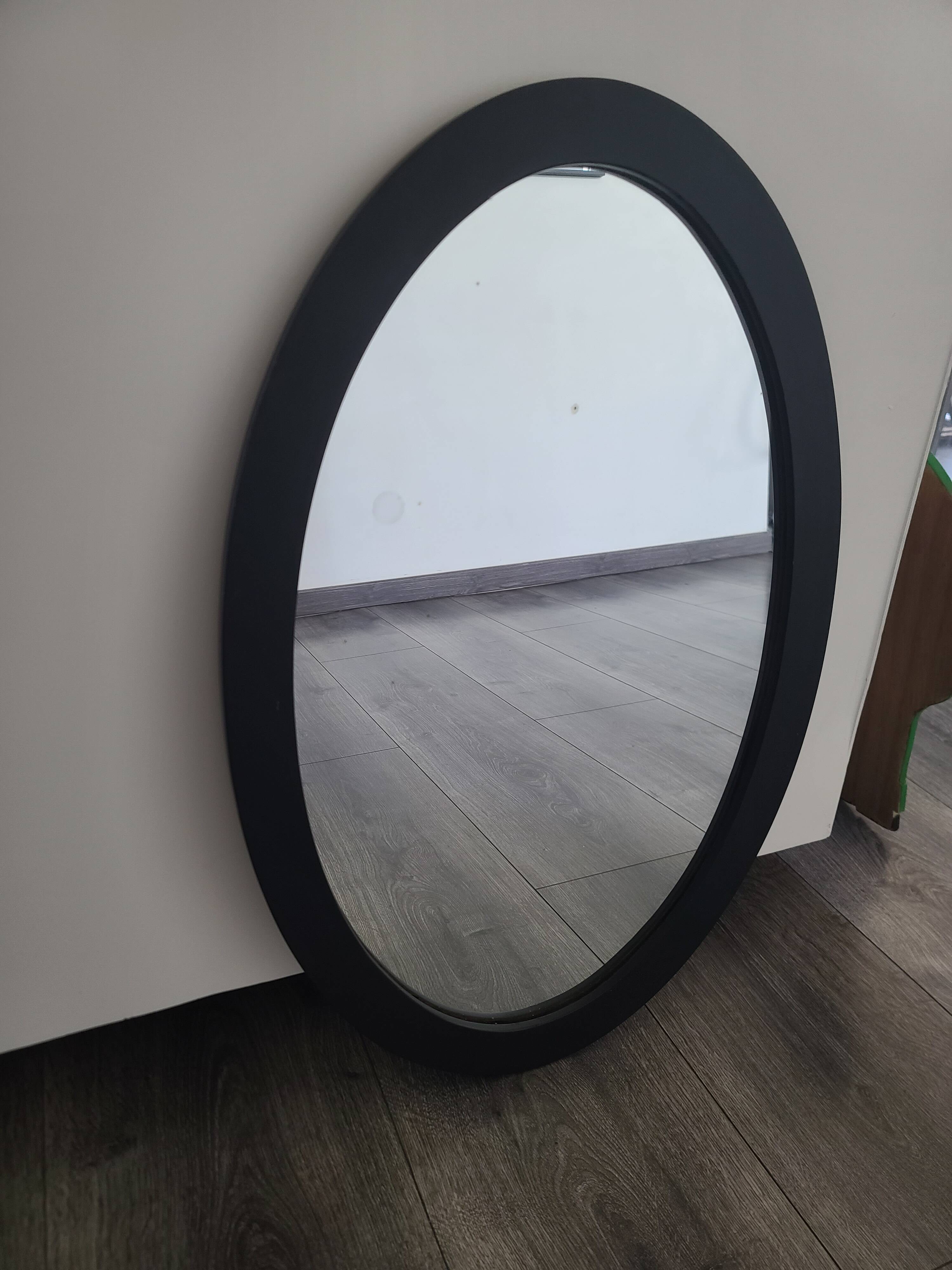 Modern Style Black Oval Wall Mirror