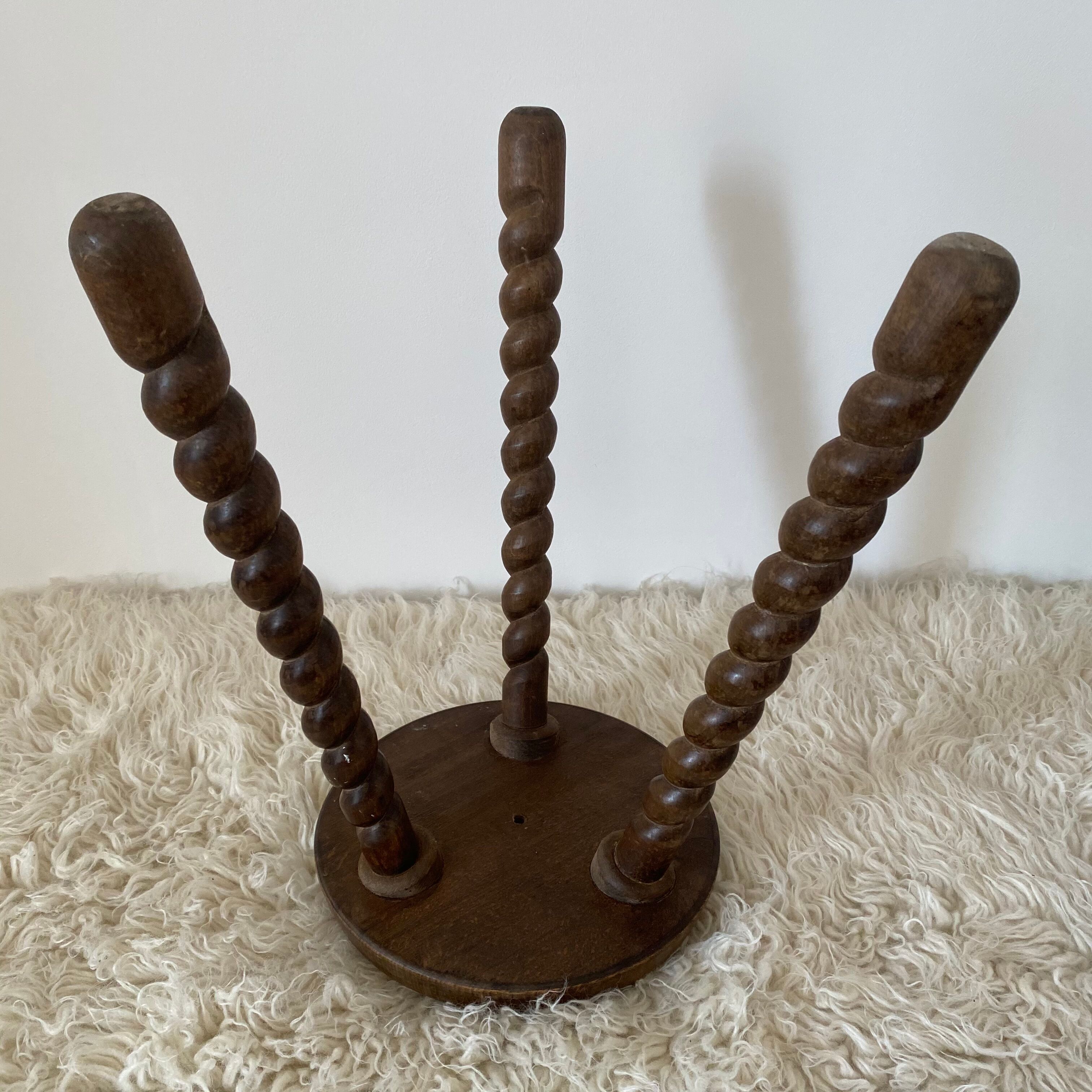 Tripod stool turned feet
