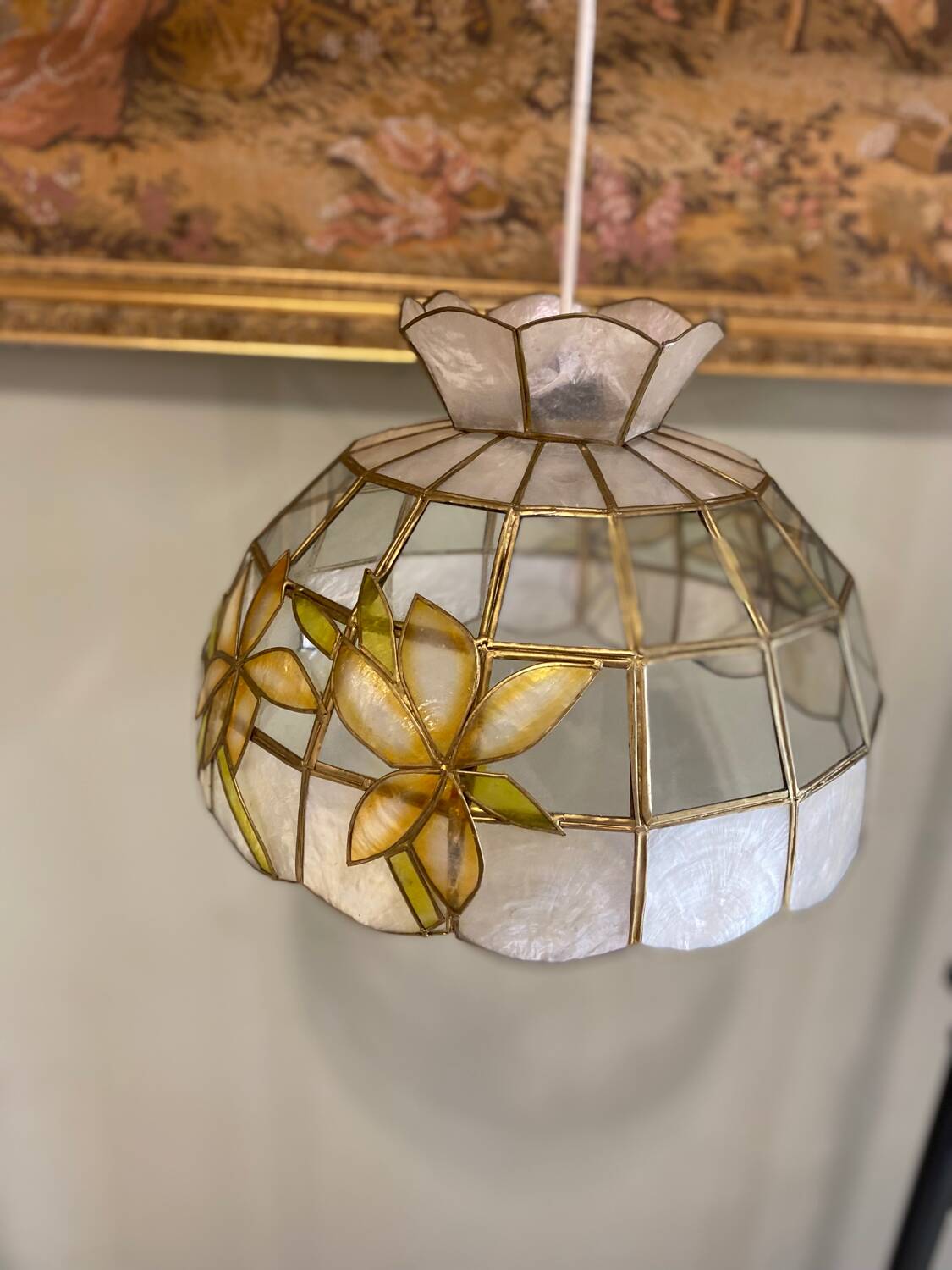 Vintage mother-of-pearl pendant light