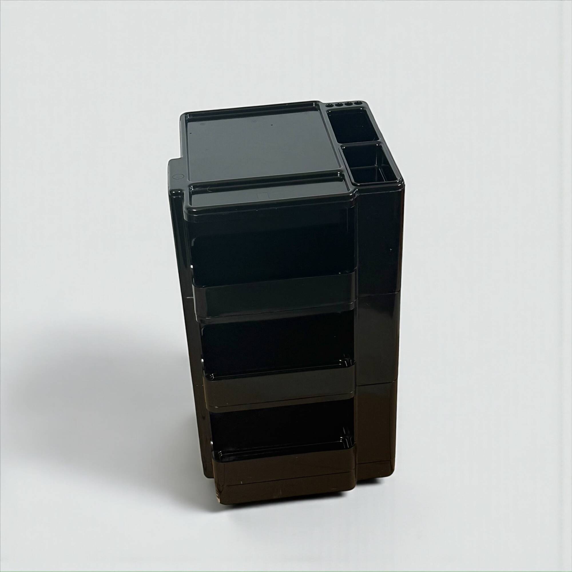 Neolt Superstile Trolley Tall 1970s Italian Design in Glossy Black