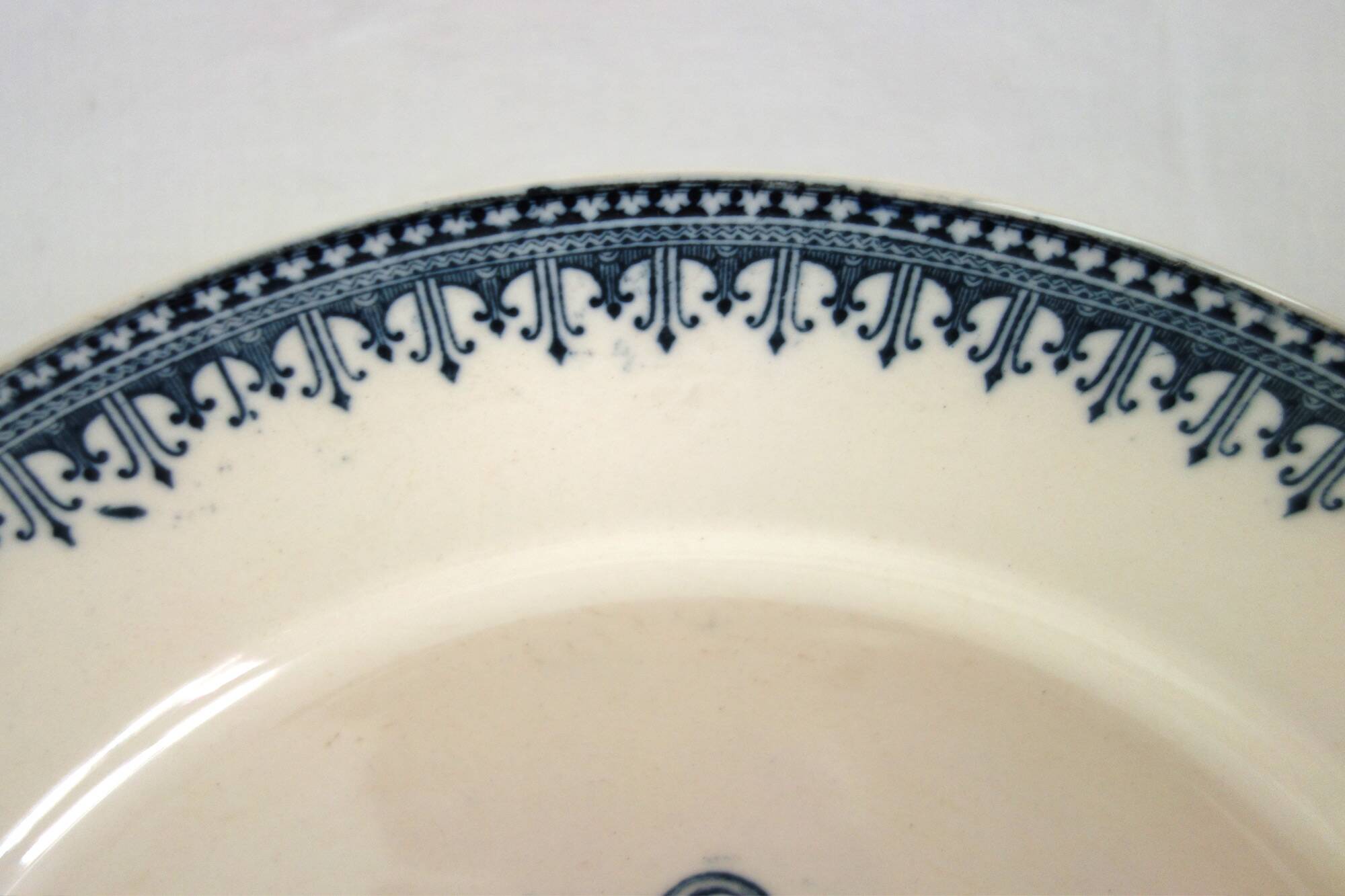 2 plates on foot Terre de fer Vermont & Blanchet circa 1900