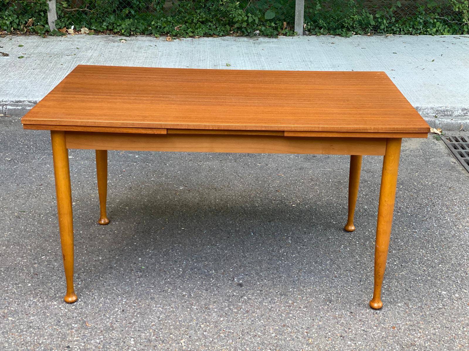 Table à manger scandinave extensible en bois 235cm 1960