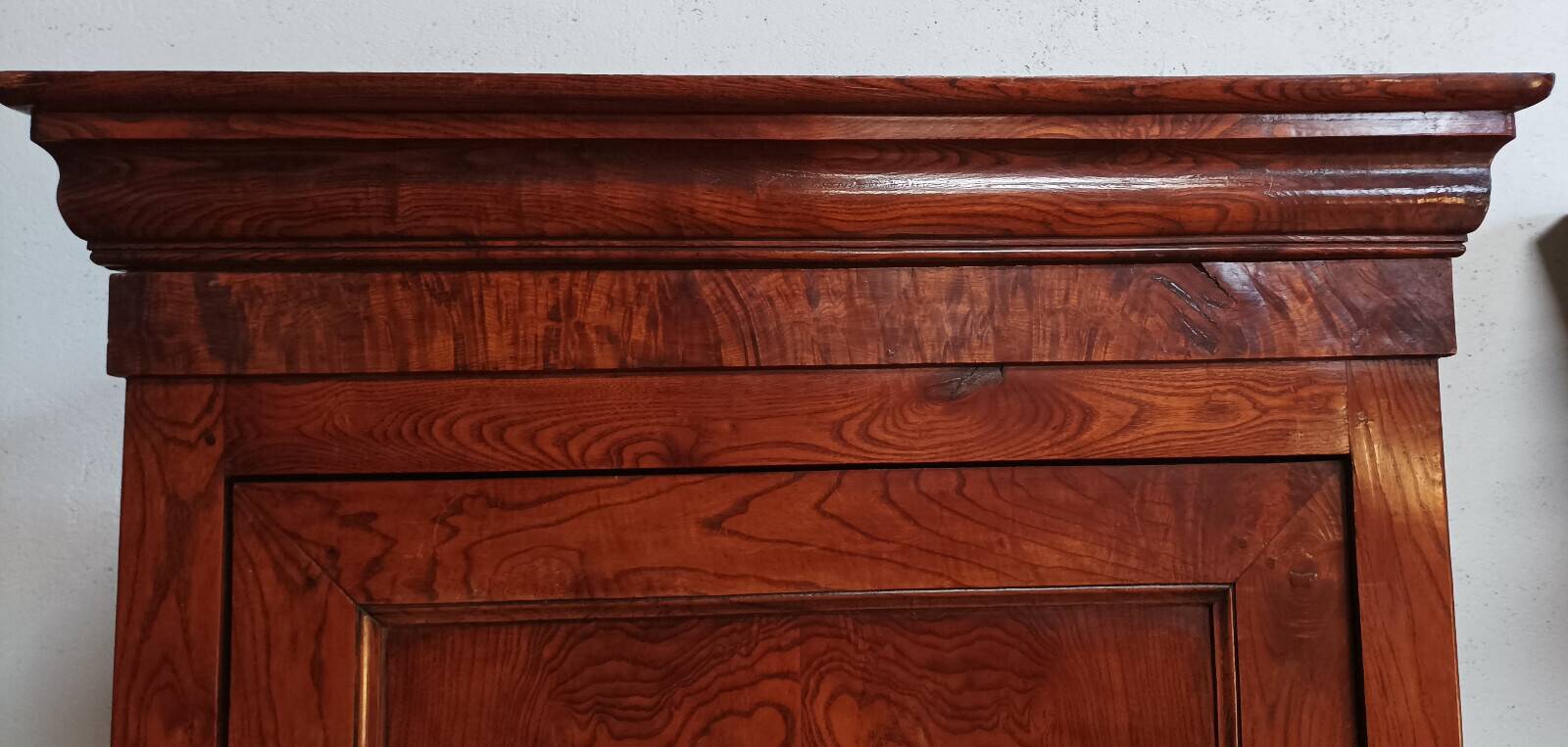 Louis Philippe oak single-door wardrobe