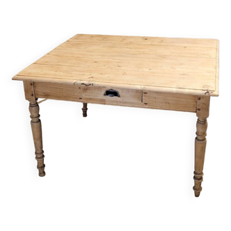 Dining table for 4/6 people