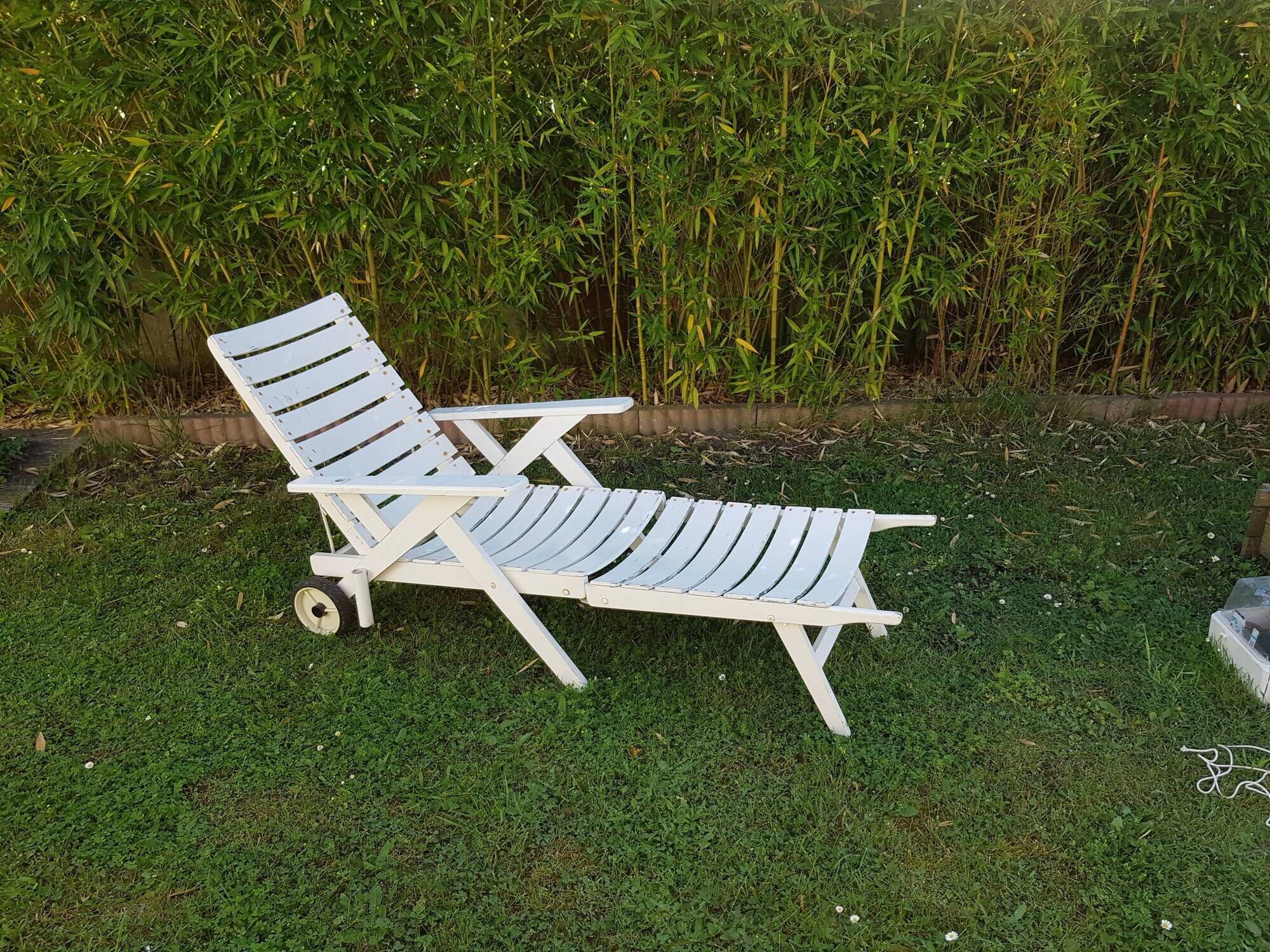 Lounge Chair or Lounger wooden feet compass years 1970