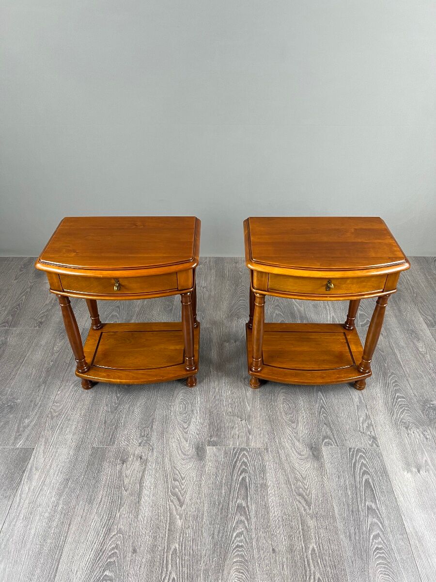 Paire de tables de chevet en bois, XXe Siècle