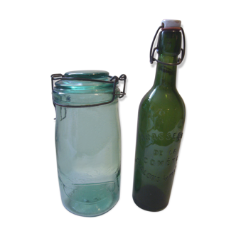 Bocal et bouteille vert anciens