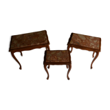Pull-out tables on marble