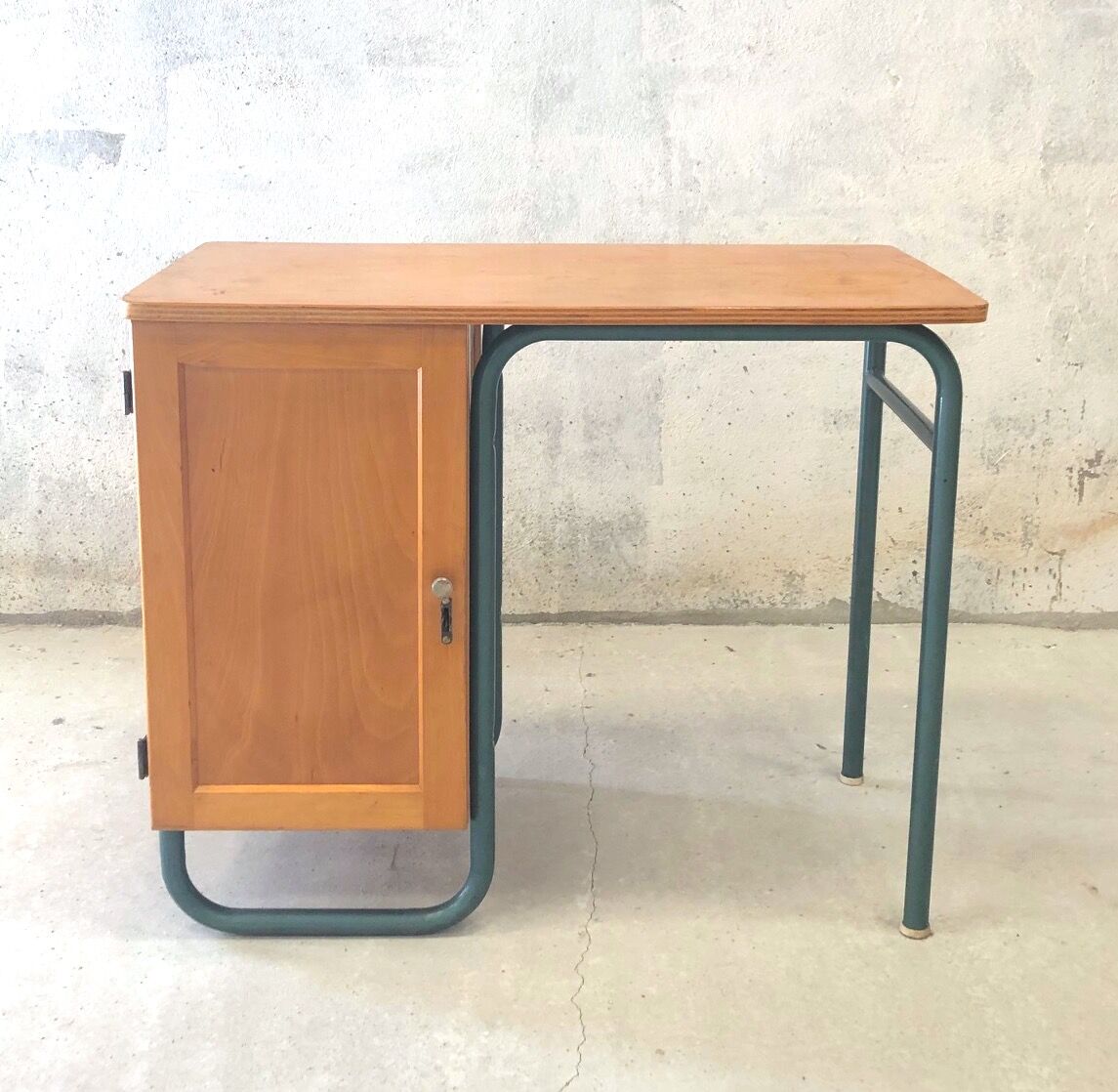 Vintage school desk Mobilor