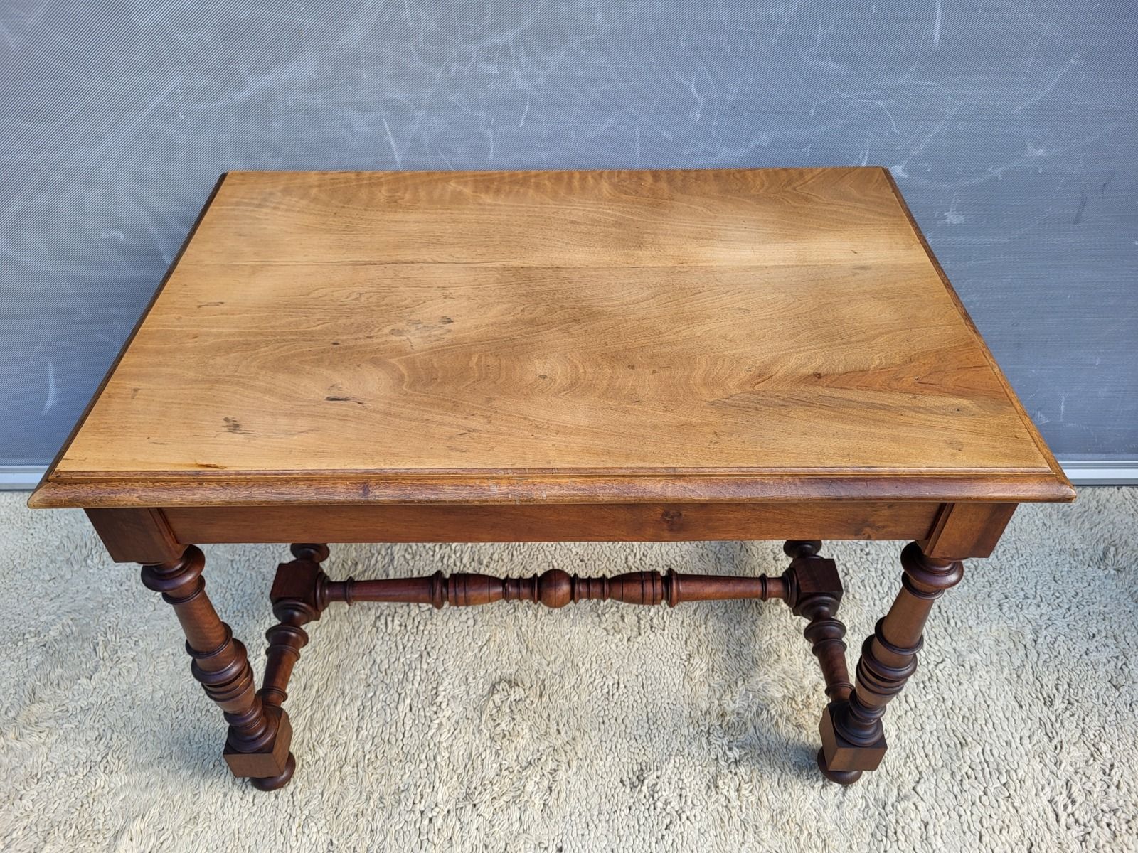 Louis XIII walnut desk • Small centre table in Renaissance style