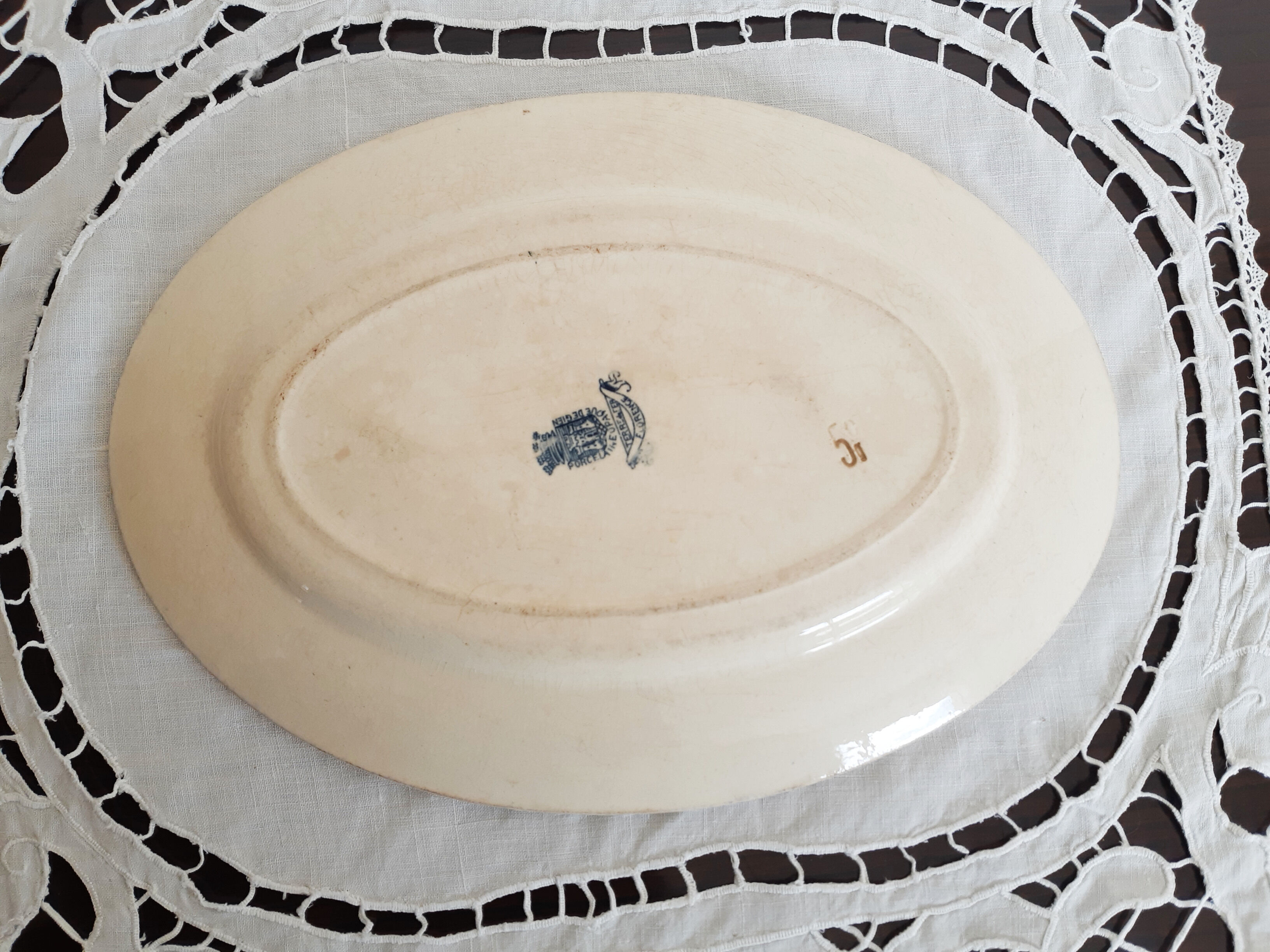 Oval serving dish in Gien earthenware