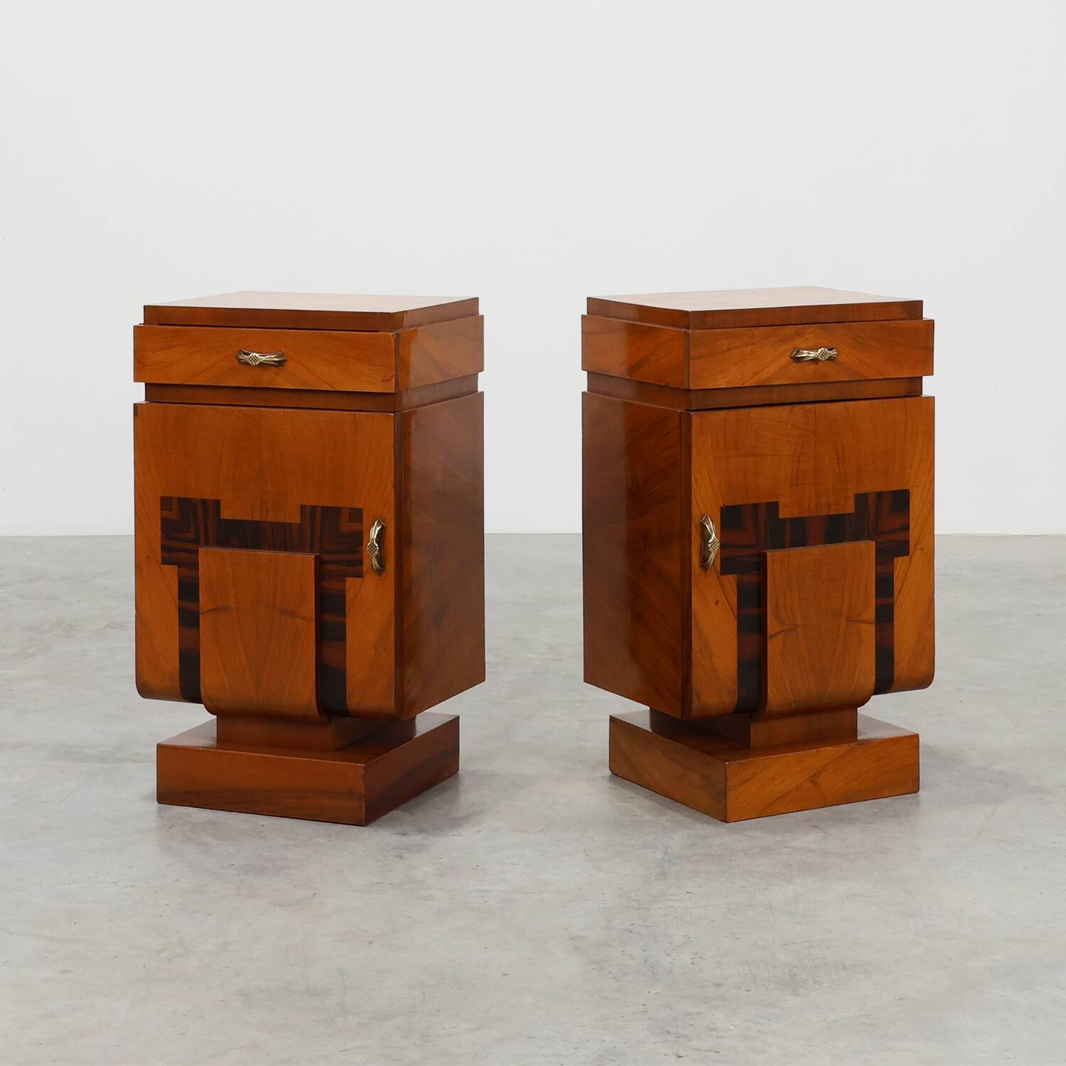 Set of Two Geometric Art Deco Wooden Nightstands, Italy 1920s