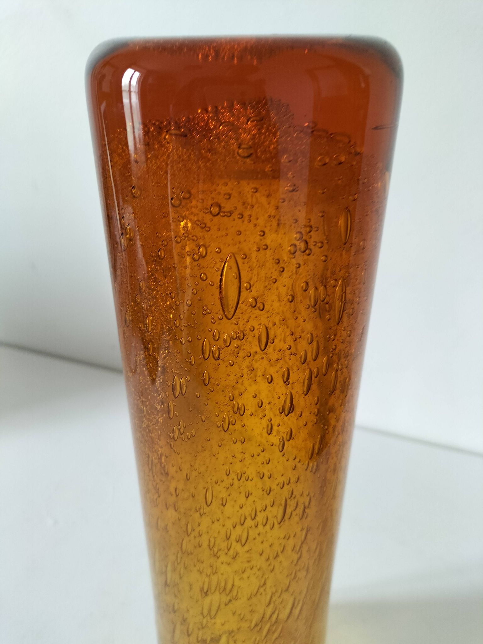 Grand vase bullé