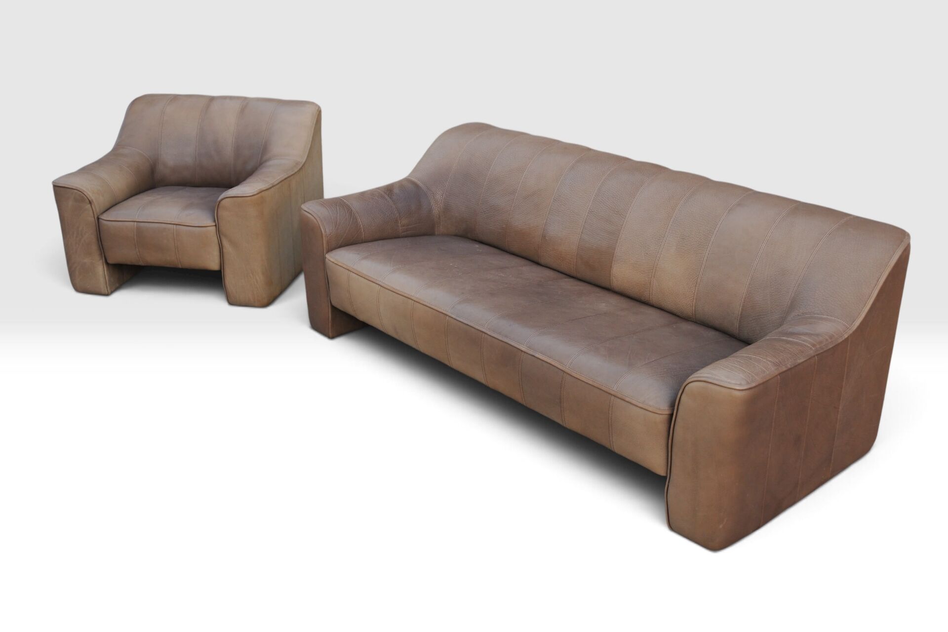 De Sede DS-44 Sofa & Armchair Set – Buffalo Leather – Switzerland, circa 1970