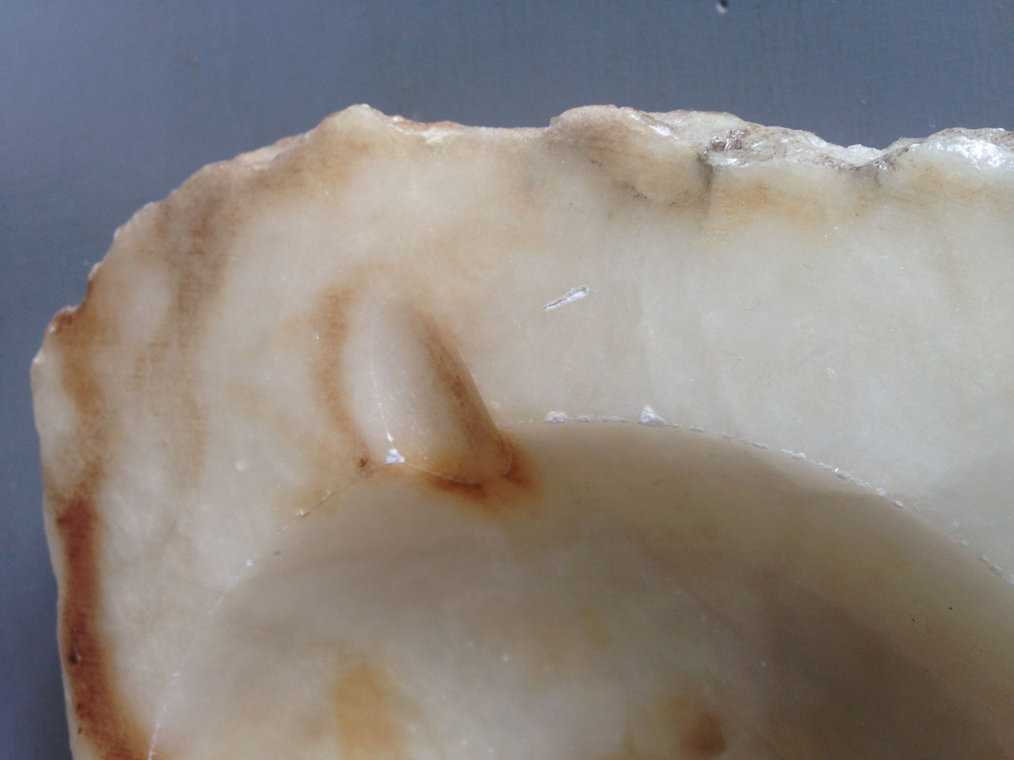 Ashtray in agate stone