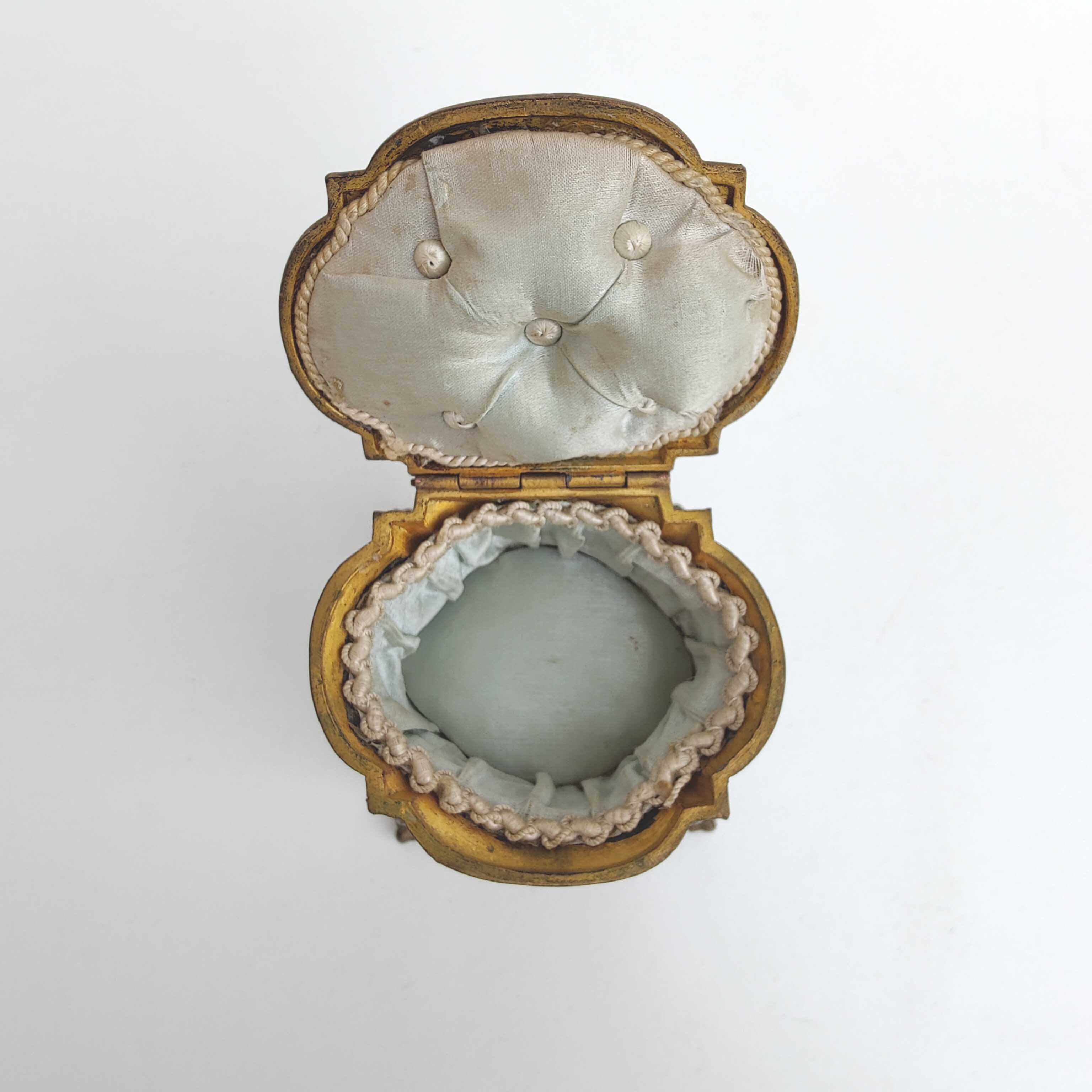 Boite à bijoux ancienne baguier métal doré