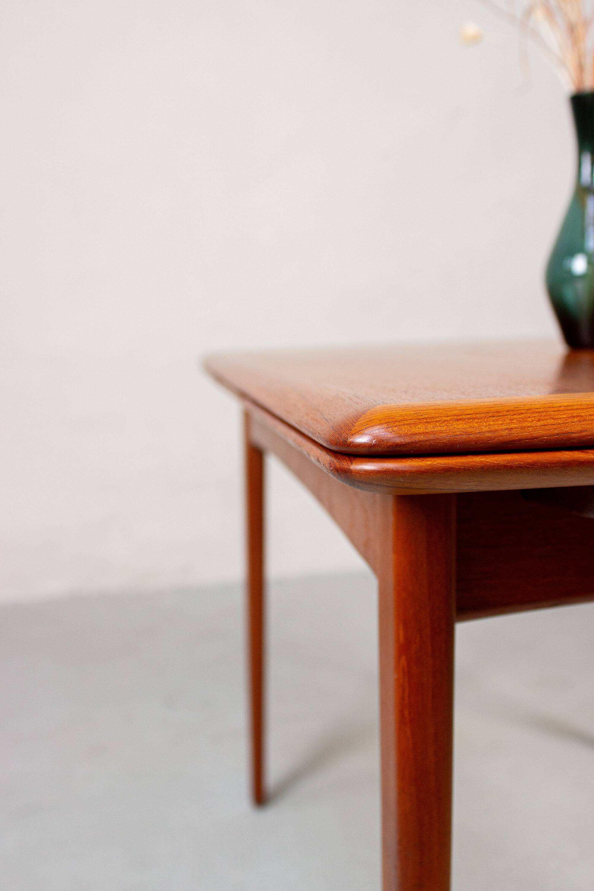 Dining table Svend Aaage Madsen in vintage teak, mid-century Danish from the 1960s.