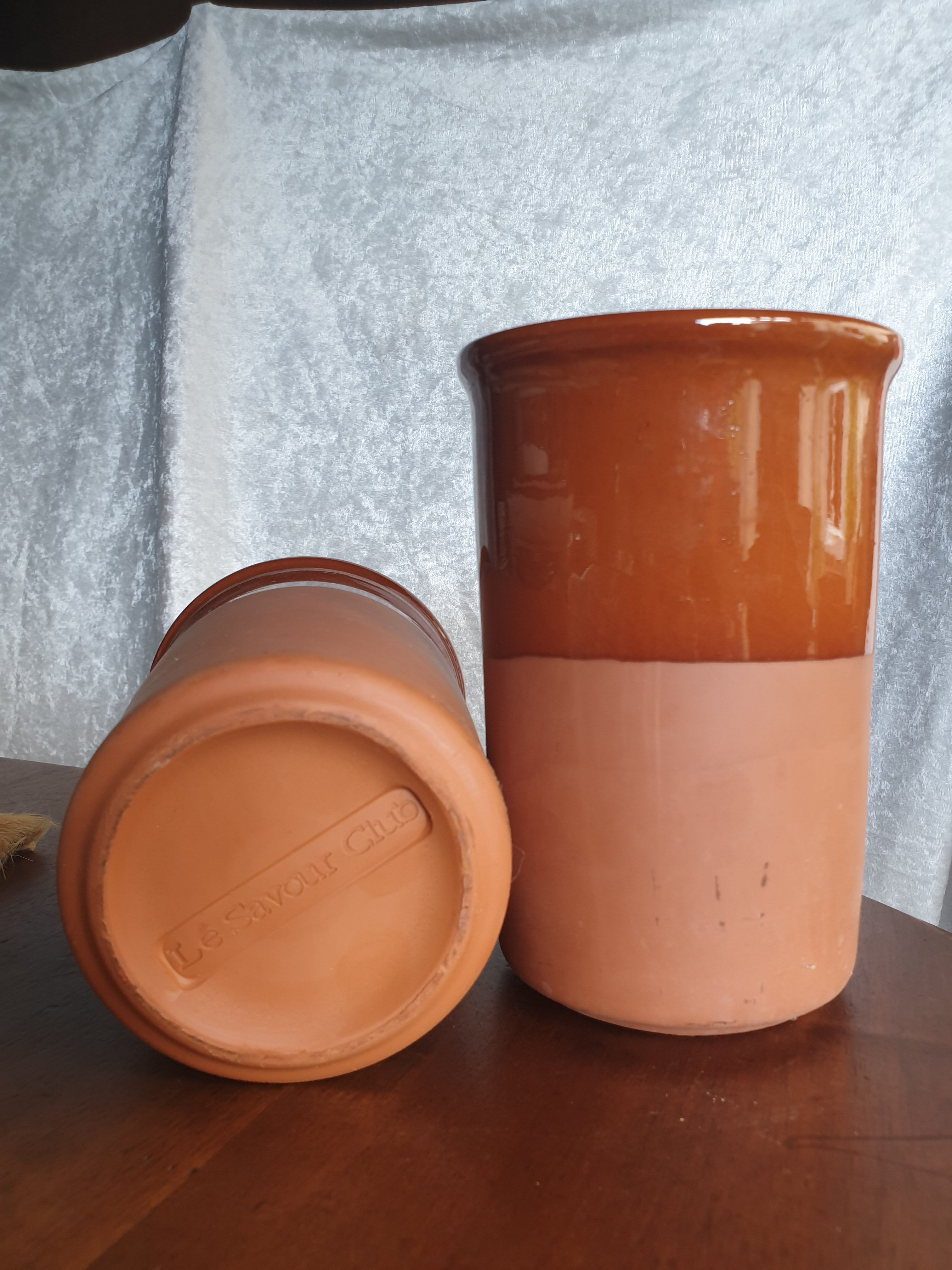 Enamelled terracotta pots
