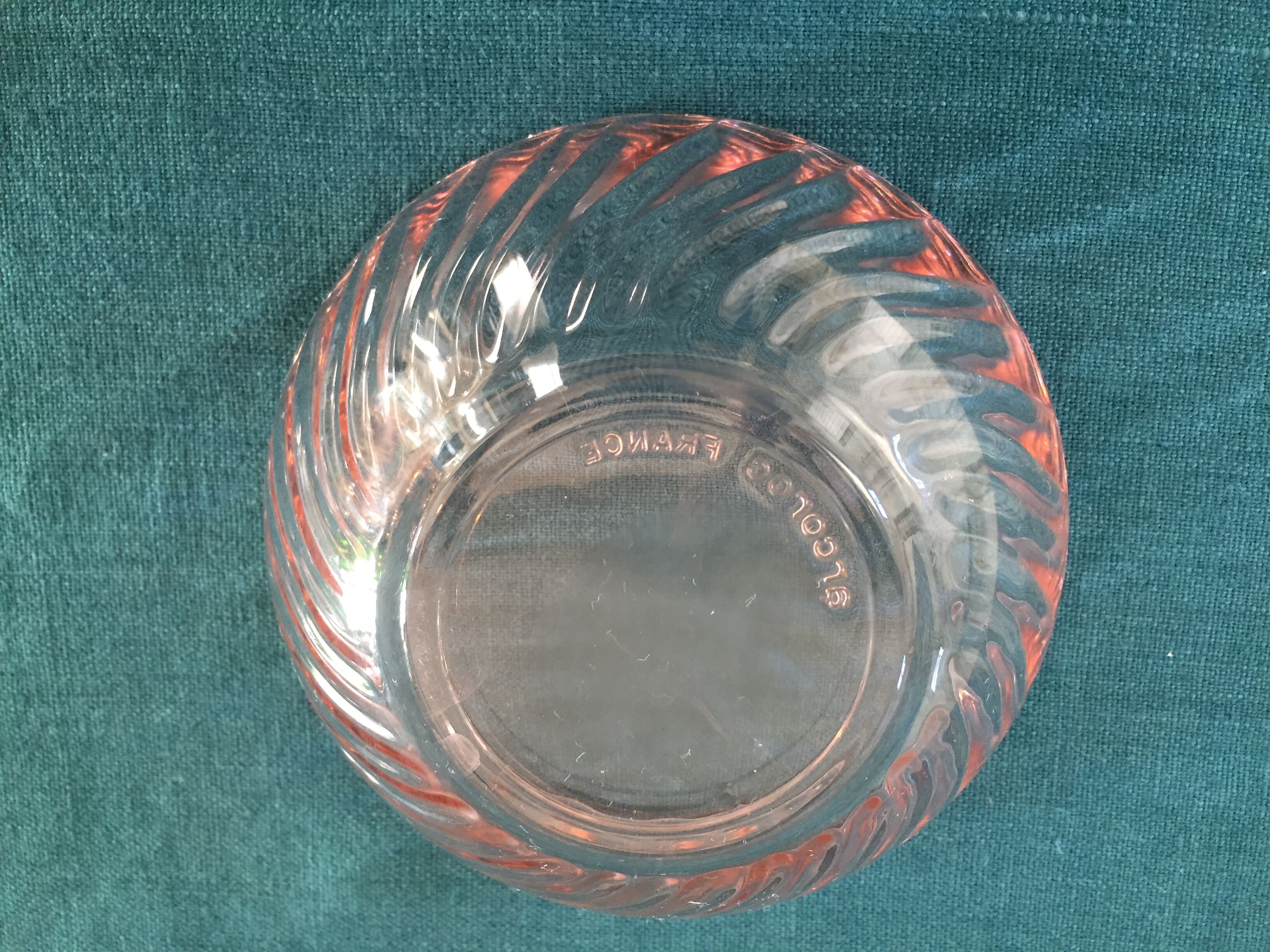 Series of 6 cups in pink glass France