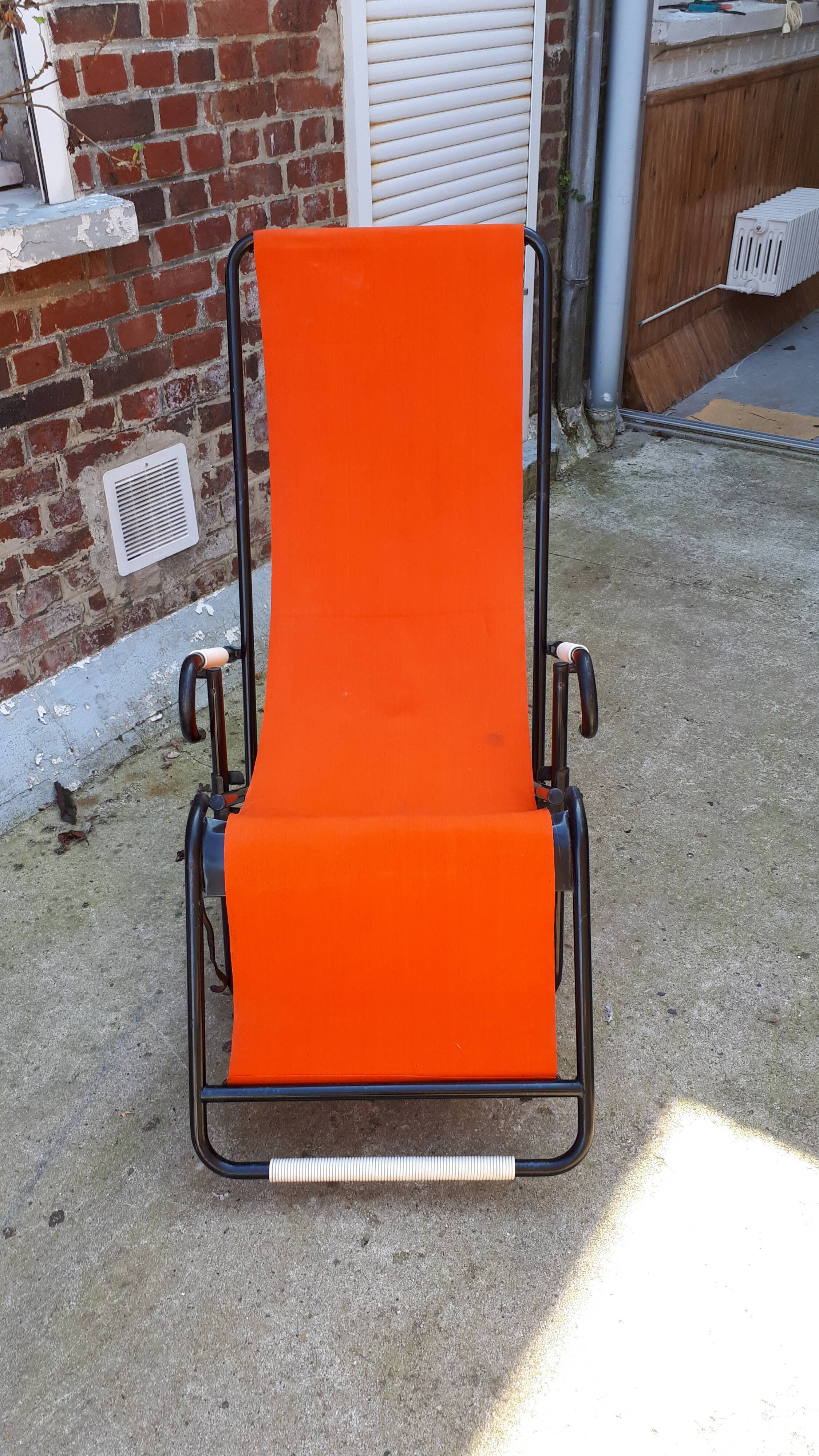 Ergelax folding long chair by Simbag from the 1950s