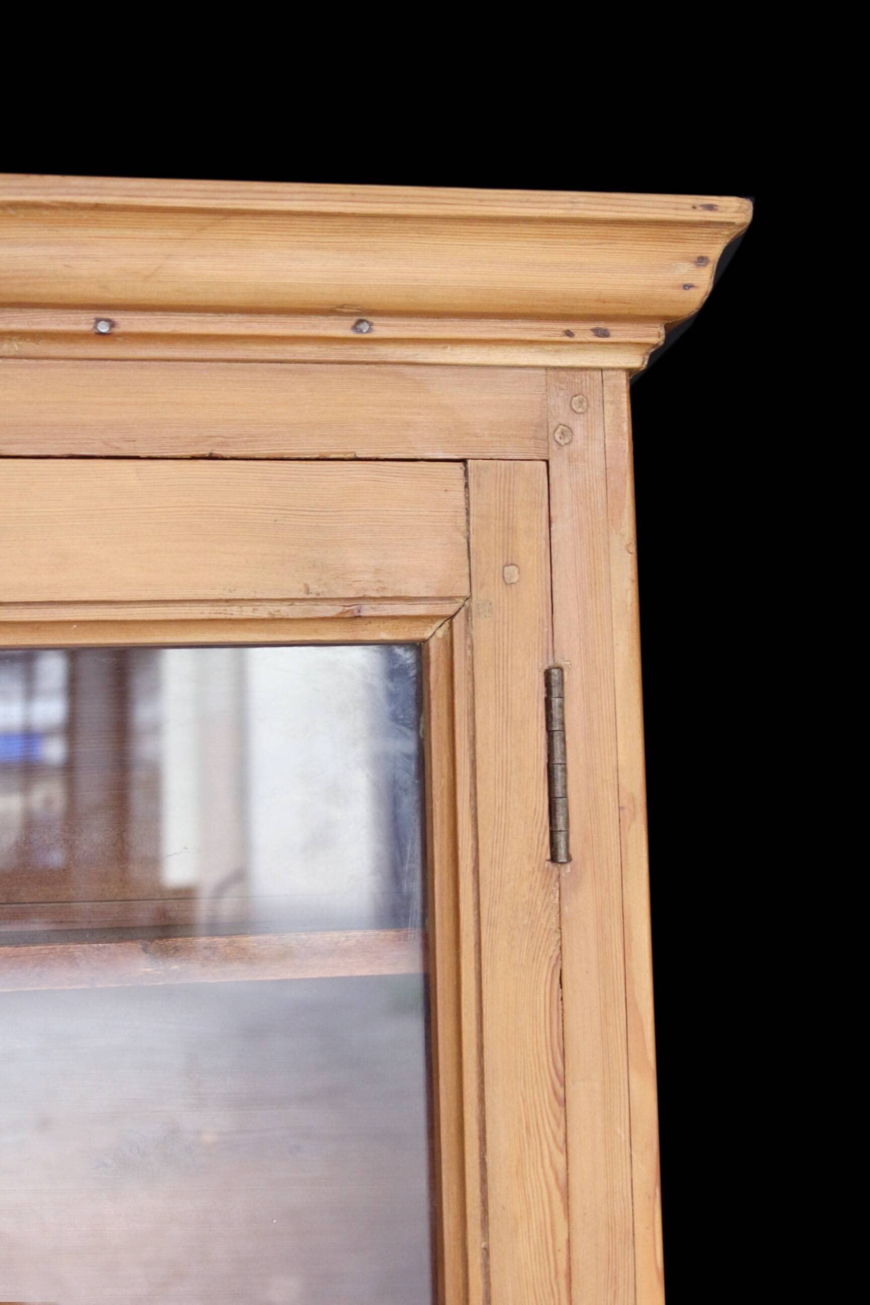 Beautiful patinated pine bookcase (circa 1900).