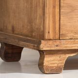 Commode ancienne de style provinciale, vers 1920