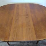 Table style scandinave