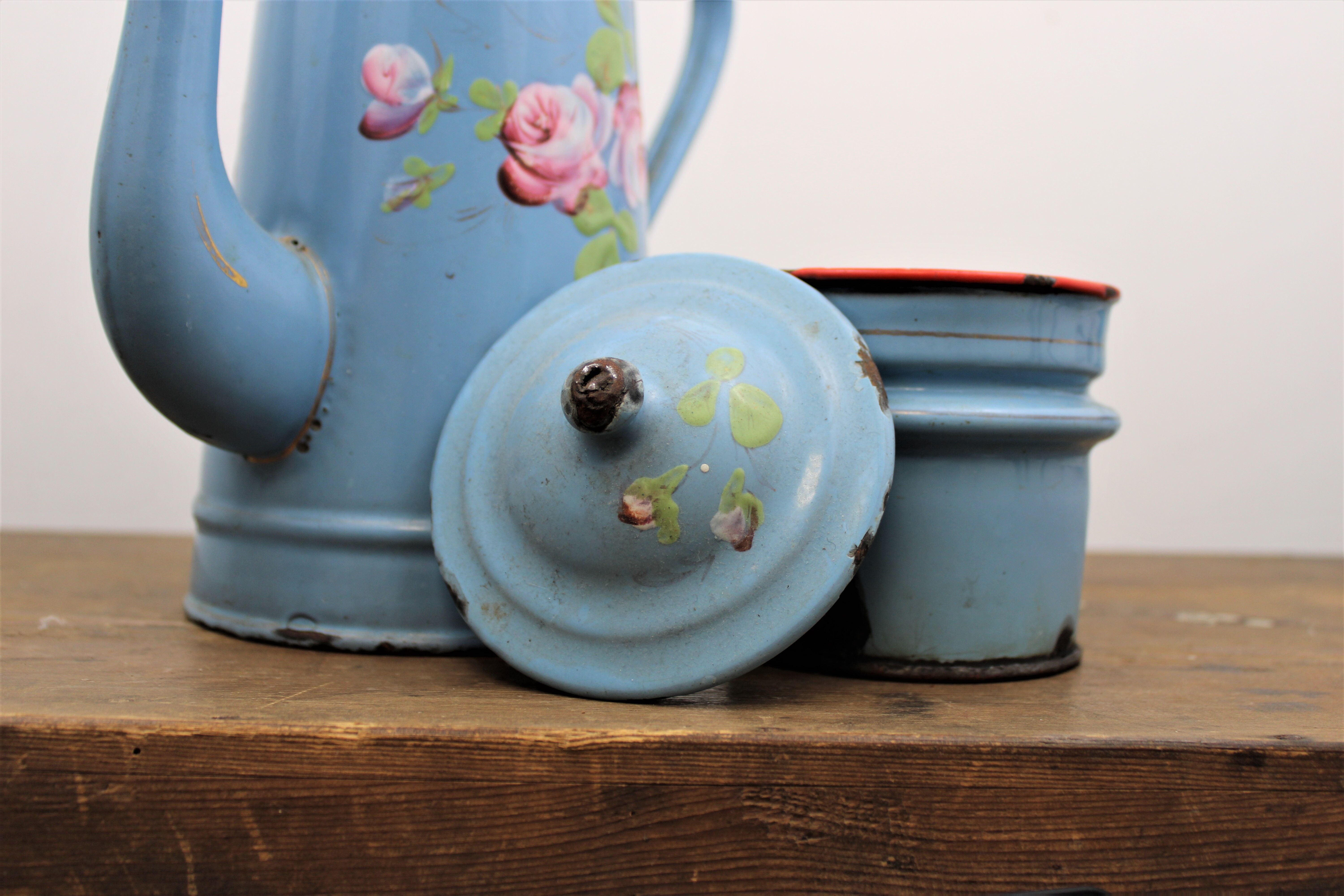 Enamelled sheet metal coffee maker