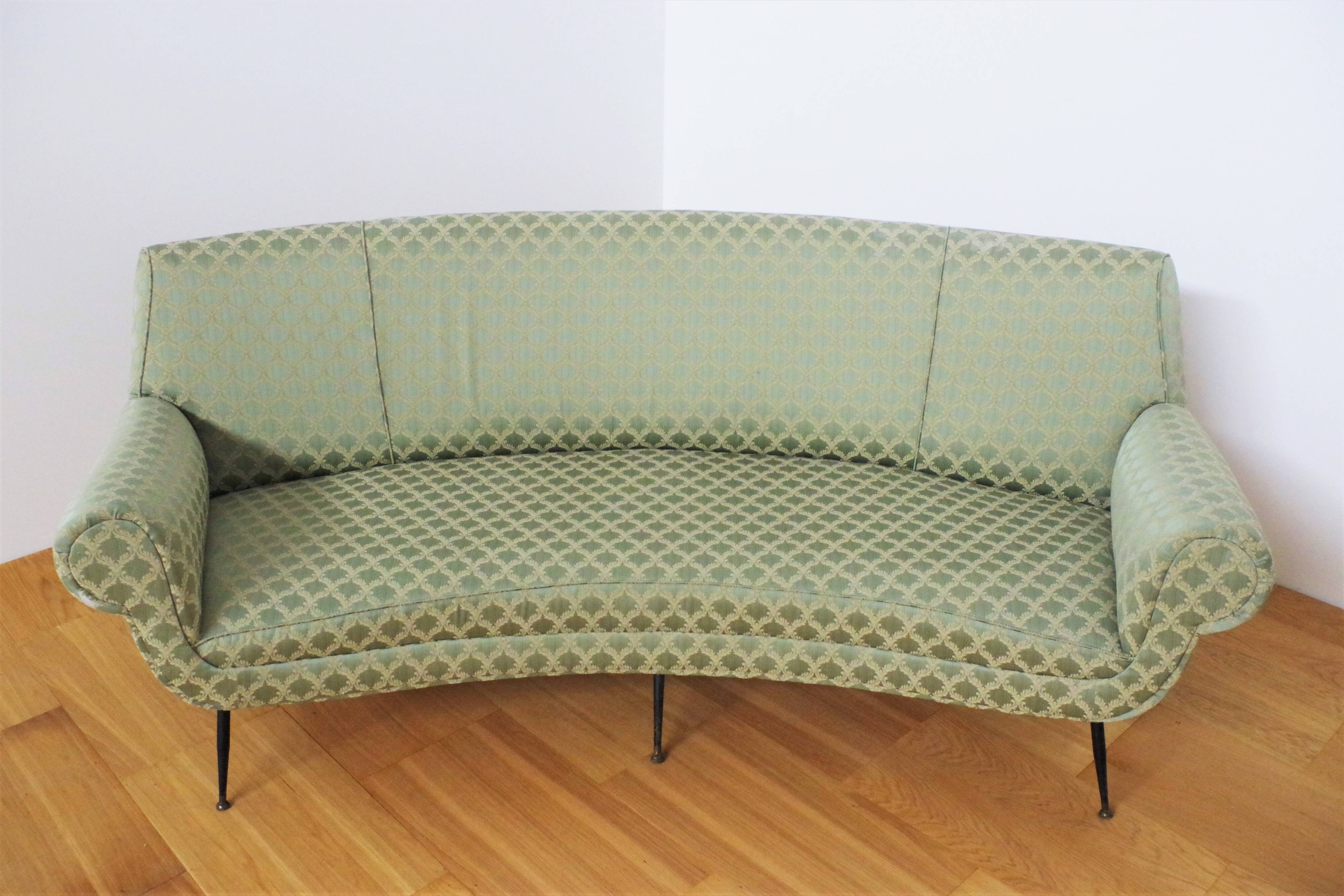 Curved silk sofa by Gigi Radice, 1950