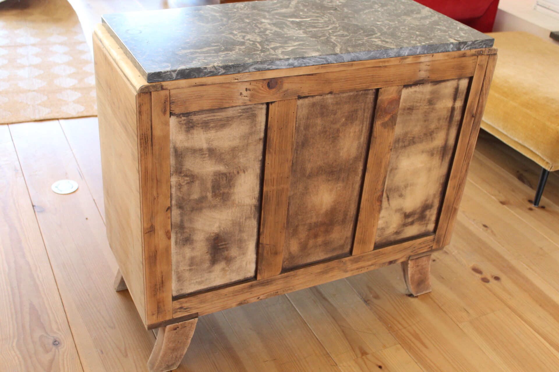 Commode années 30 et son marbre noir