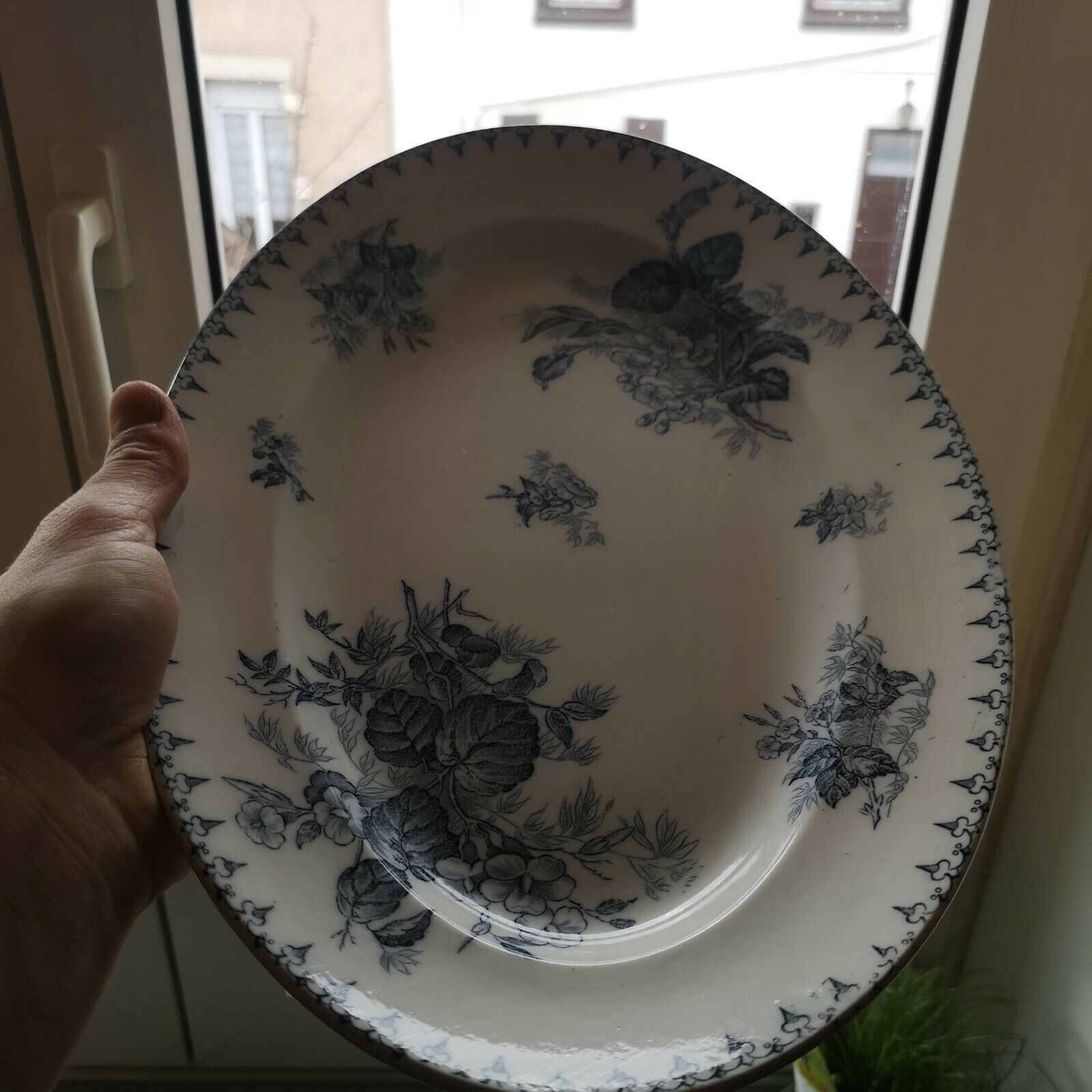 Paire de plats ovales faïence Sarreguemines modèle Flore