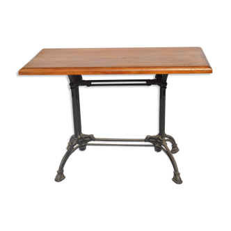 Table bistro with cast-iron base and tray mahogany
