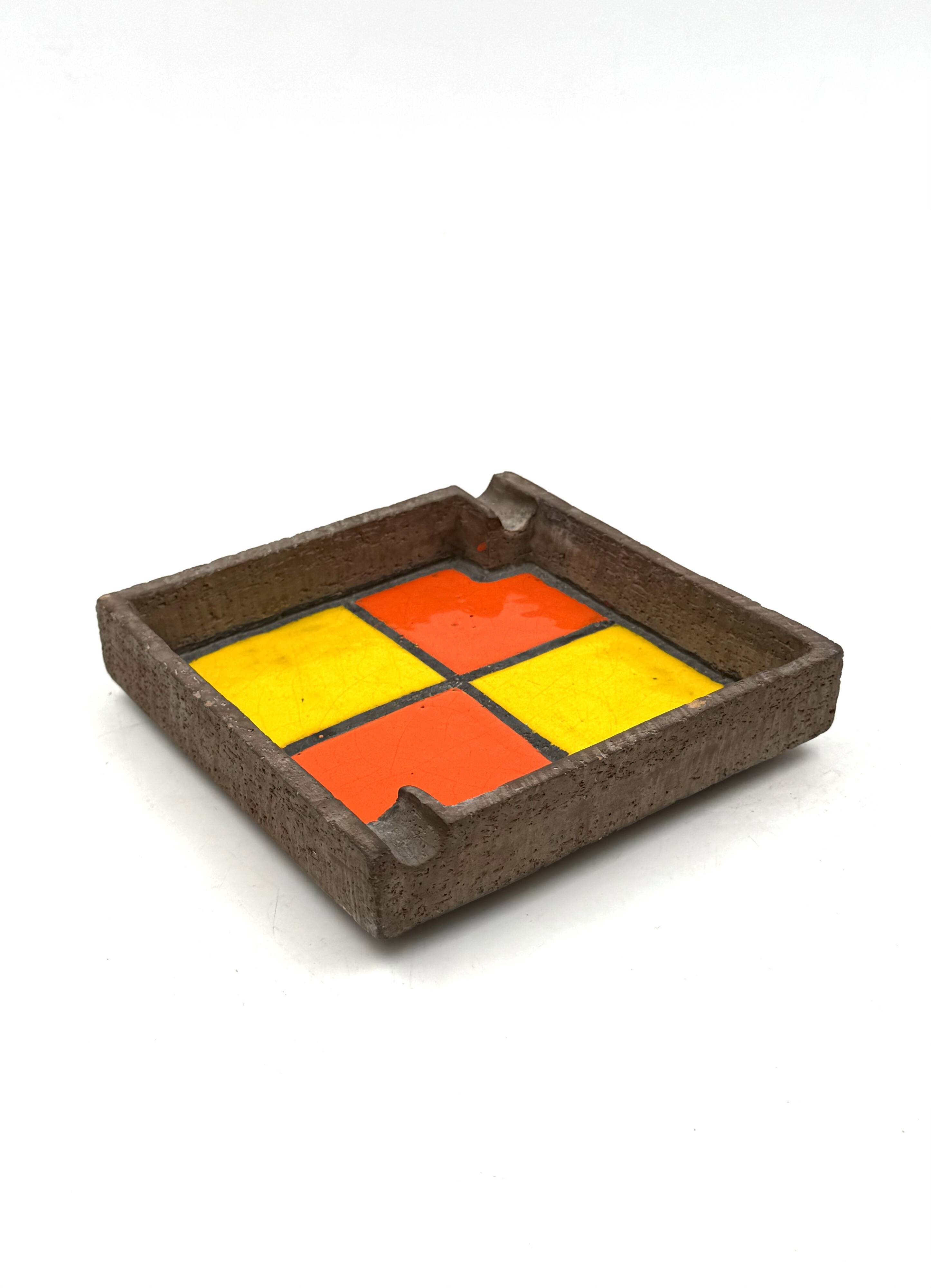 Mid-century space age ceramic ashtray, Aldo Londi Bitossi Italy 1970s