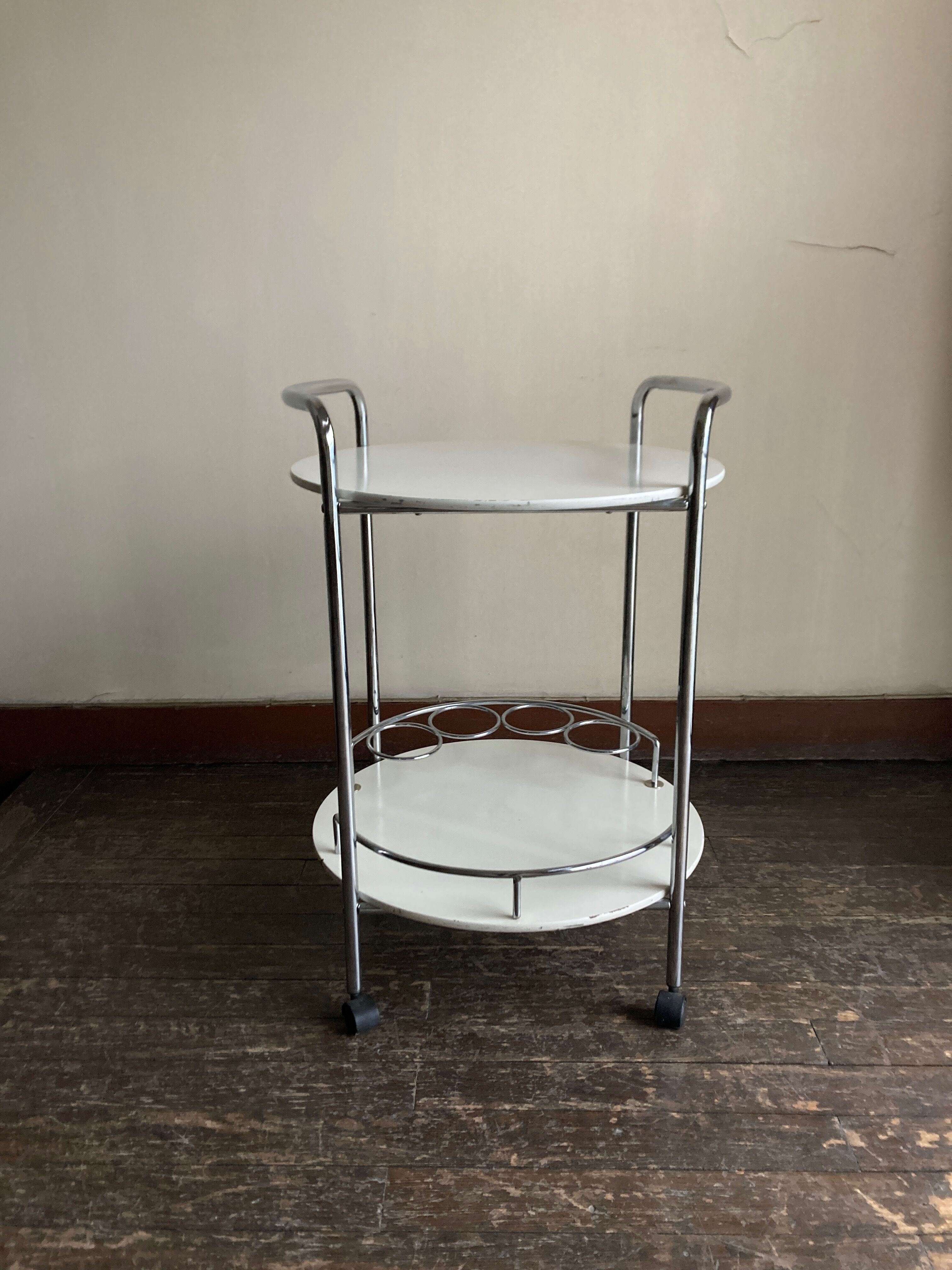 Desserte bar 1970 en bois laqué blanc